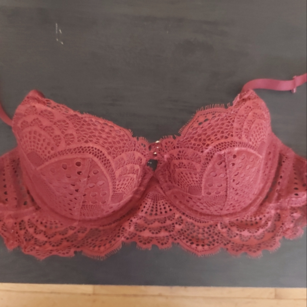 34D